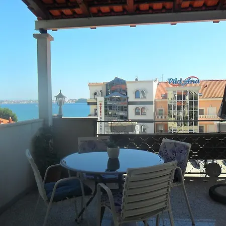 Apartment Markic Seget Donji