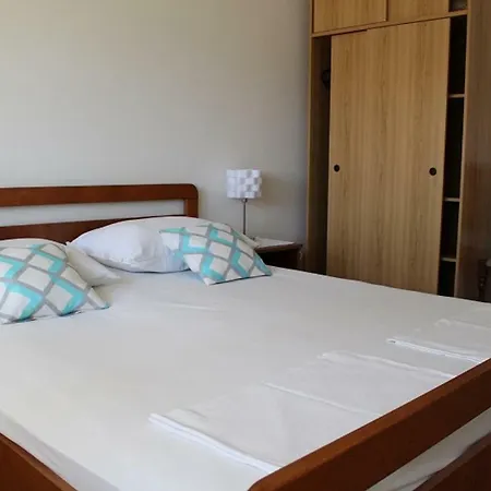 Apartment Markic Seget Donji
